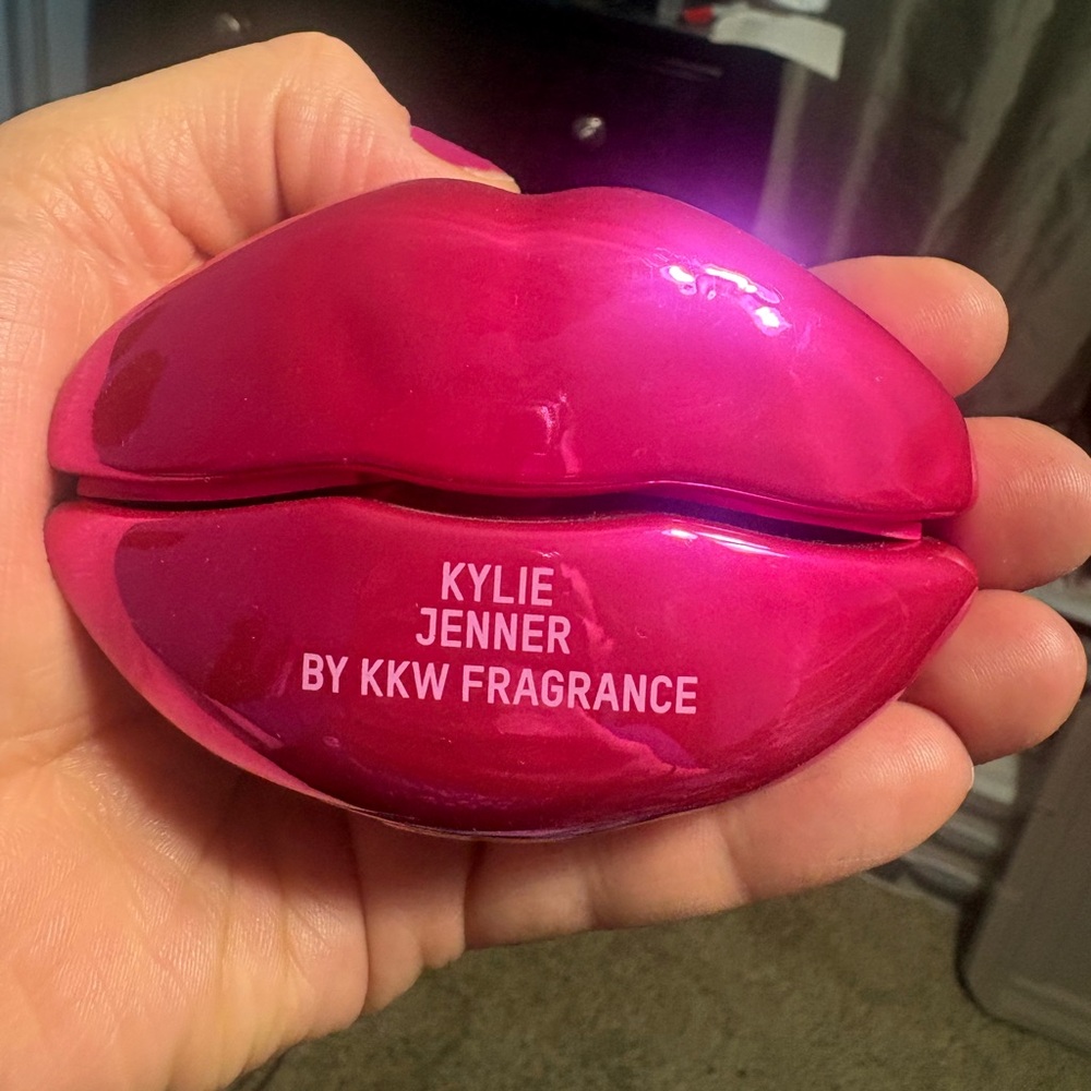Kylie Jenner KKW FRAGRANCE PINK LIPS 1oz